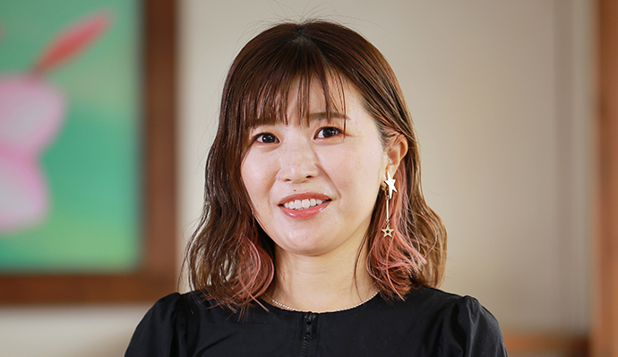 フロント　木戸美穂
